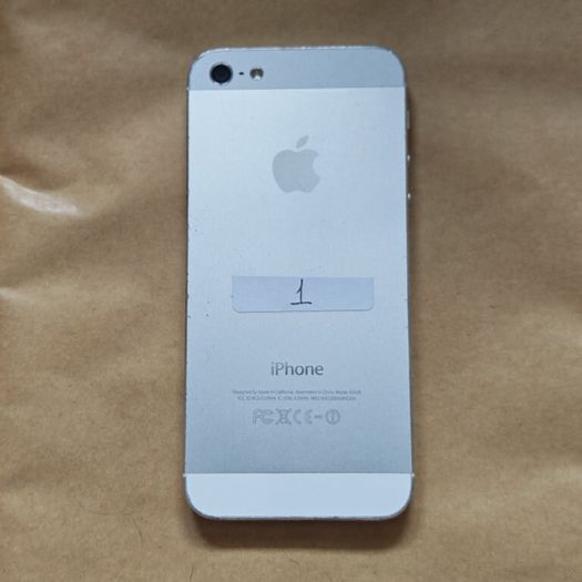 Apple iPhone 5 - 16GB - White & Silver - Activation Locked (For Parts / Repair)