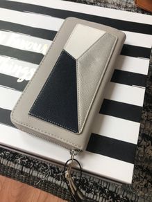 Brand new purse