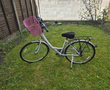 ladies bike with basket