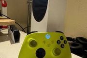 xbox series S 512gb with controller