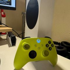 xbox series S 512gb with controller