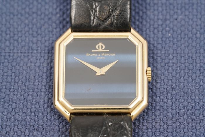 Hautology Watches WhatsApp Broadcast Group