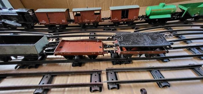 O gauge old clockwork train set