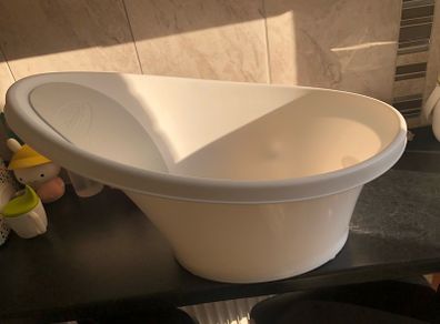 Shnuggle baby bath