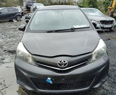 Breaking Toyota Yaris 2014 petrol