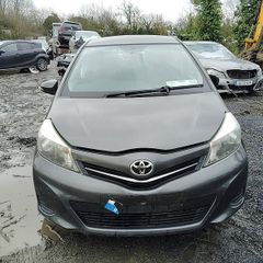 Breaking Toyota Yaris 2014 petrol