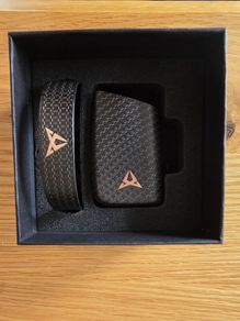 Cupra Genuine Copper carbon cover and bracelet