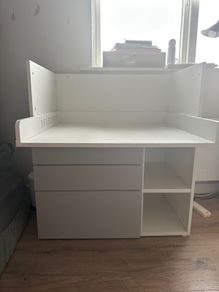 IKEA smastad changing table / desk