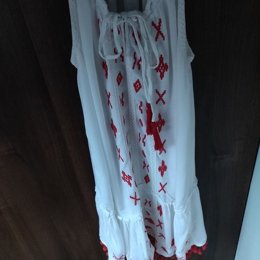 White with red details Holiday dress, size 10