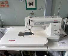 Janome 1600 QC sewing machine