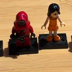 8 x Squid Game mini figures