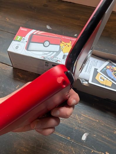 Nintendo 2DS XL - Pokemon Pokeball/Pikachu Edition Console