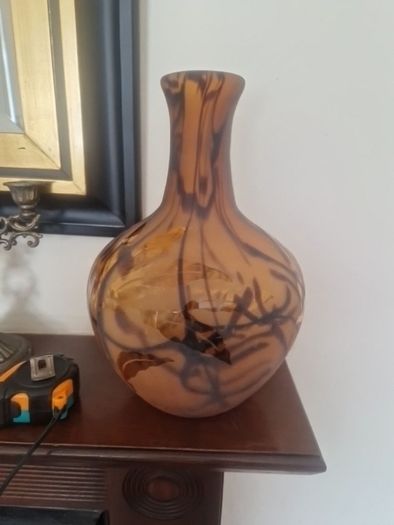 Glass vase
