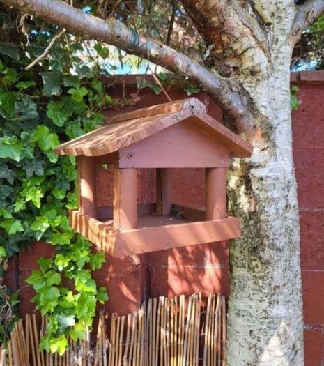Bird feeder