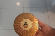 Vintage 1950s Brass Powder compact, Ireland souvenir Shamrock