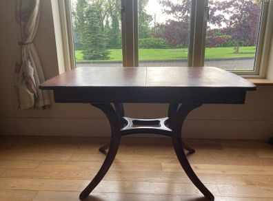 Table free for collection