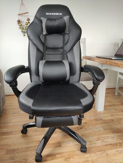 SONGMICS Gaming/Office/Desk Chair, with Footrest, Ergonomic Design, Adjustable Headrest, Lumbar Support, Maximum Load 150 kg, Black/Grey