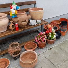 Garden pots  n items clearout