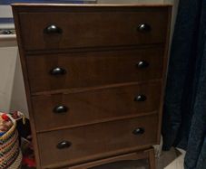 chest of drawers