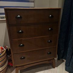chest of drawers