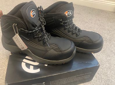 V12 Caiman Waterproof Hiker