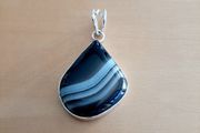 Onyx and silver pendant (BN)