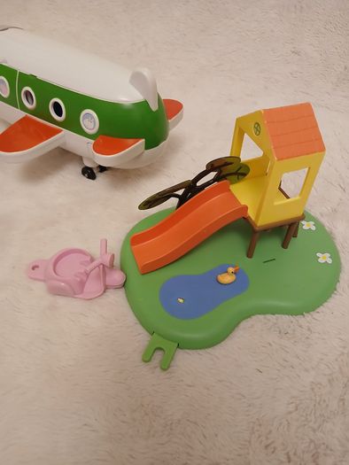 Peppa pig toys plane playground ice cream van scootter