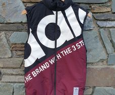 Adidas original gilet size small