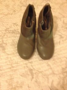 Buffalo grey leather ankle boots with suede trim size 39/6 hardly worn