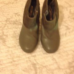 Buffalo grey leather ankle boots with suede trim size 39/6 hardly worn