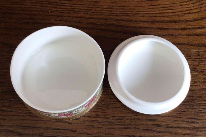 Vintage Falcon Ware China Lidded Trinket Box Dish
