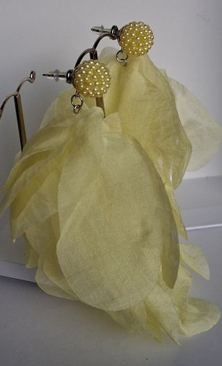 Lemon Yellow Pearl Cluster Stud Glass Inlay Extravagant Chiffon Petal Tassel Earrings
