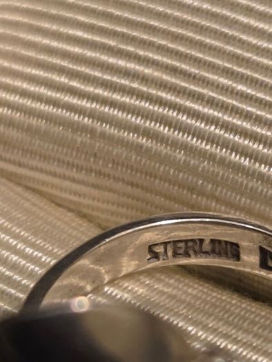 925 Sterling Silver Modernist Ring - Size 6/M
