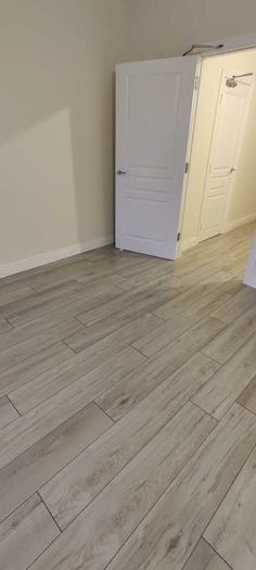 Laminate flooring service