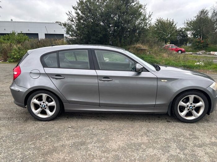 BMW 1-Series 2010 with CarPlay radio