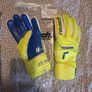 Goalkeeping gloves Image 2