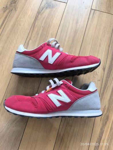 New Balance 373