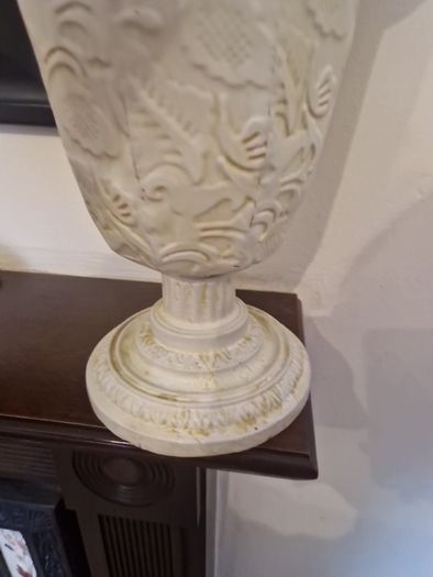 metal urn