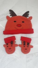 Christmas reindeer hat and glove set