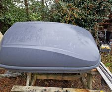 Roofbox with Thule bars