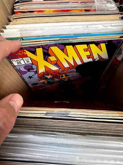 Marvel & DC Long Comic Box w 300 comics for Sale