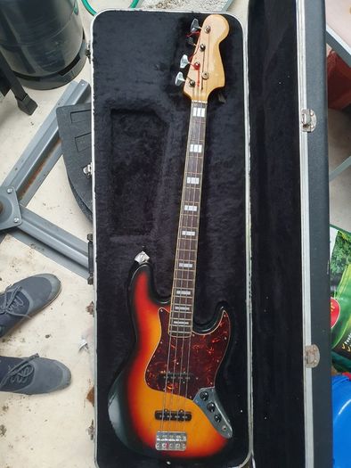 Westminster (Matsumoku) Precision Bass 3-Tone Sunburst.