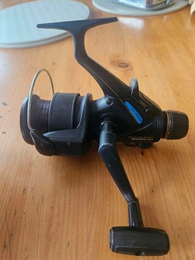 Daiwa BR2650X graphite baitrunner/spinning fishing reel with a 4.9:1 gear ratio. IN GOOD CONDITION.  SEE PHOTOS FOR SAME