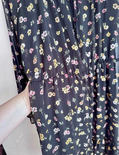 Dunnes Stores Black Floral Dress Size 14/42 - Sheer Sleeves - Knee Length