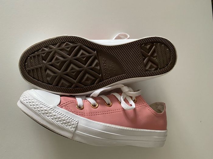 Converse - ladies blush leather size 4