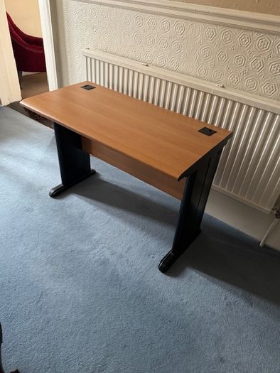 Computer desk