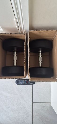 brand new 2x22.5kilo dumbbell weight set