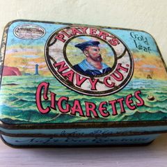 Old Players Tin