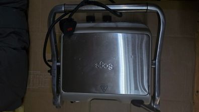 Sage grill Fully functional, with a few minor defects
