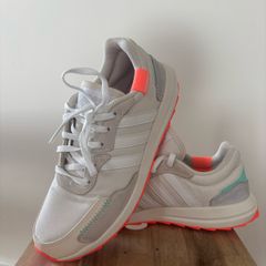 Adidas Retrorun trainers 4.5 uk